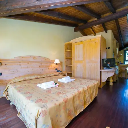 Appartamento Ternate Sleeps 3 Air Con *